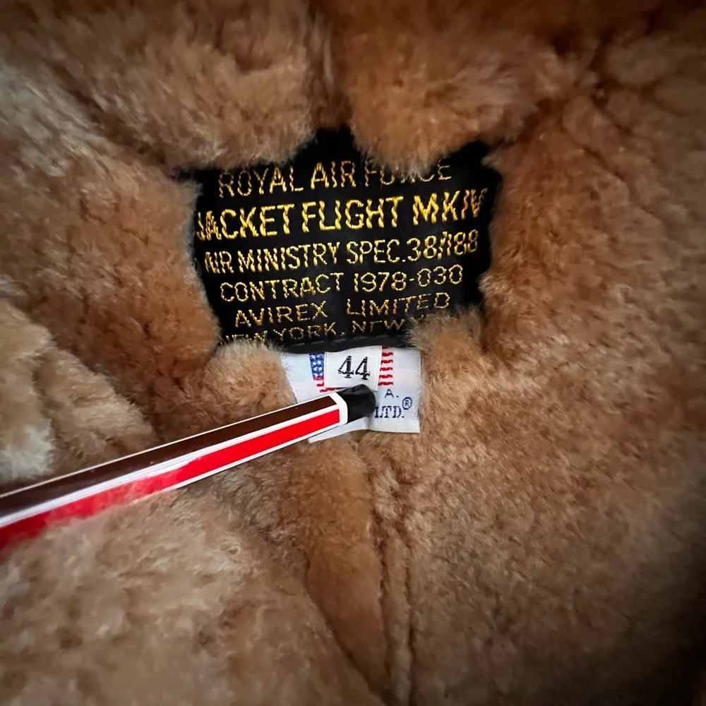 Avirex vintage limited edition leather bomber jacket. - Picture 3 of 16